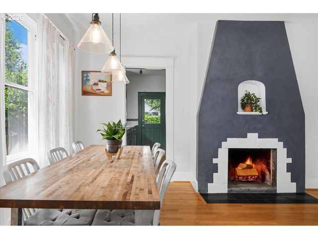 4621 Ne 16TH Ave, Portland, OR 97211