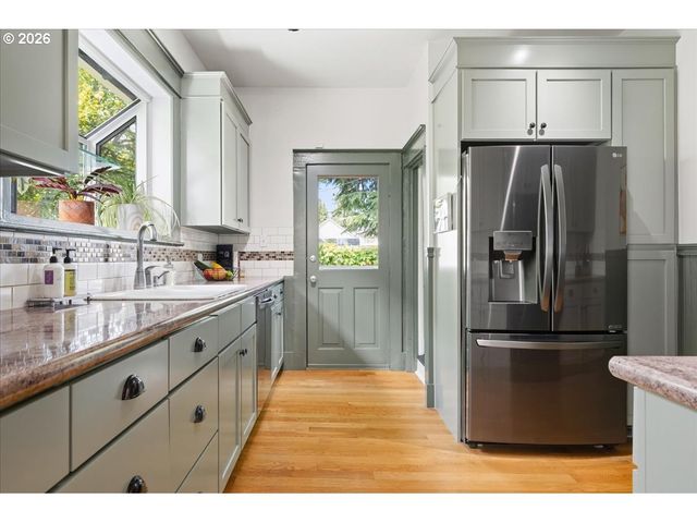 4621 Ne 16TH Ave, Portland, OR 97211