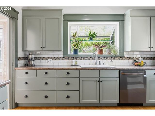 4621 Ne 16TH Ave, Portland, OR 97211