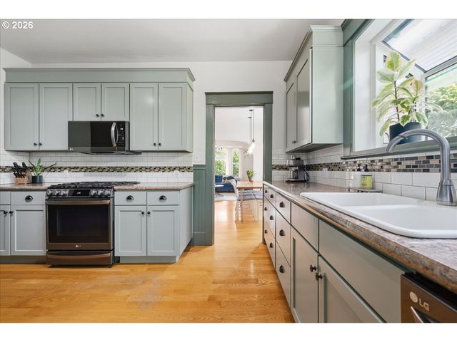 4621 Ne 16TH Ave, Portland, OR 97211