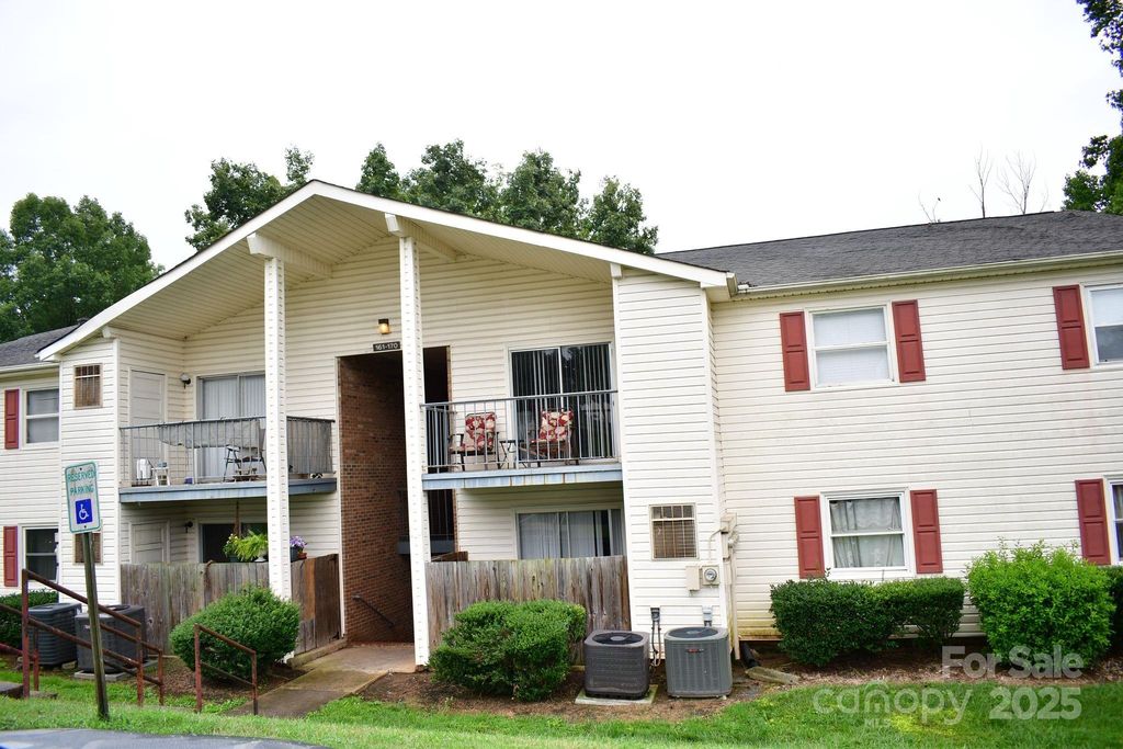 7988 Shady Oak Trail, Charlotte, NC 28210