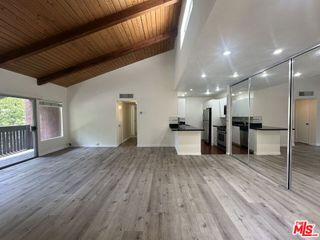 18350 Hatteras Street 202, Tarzana, CA 91356