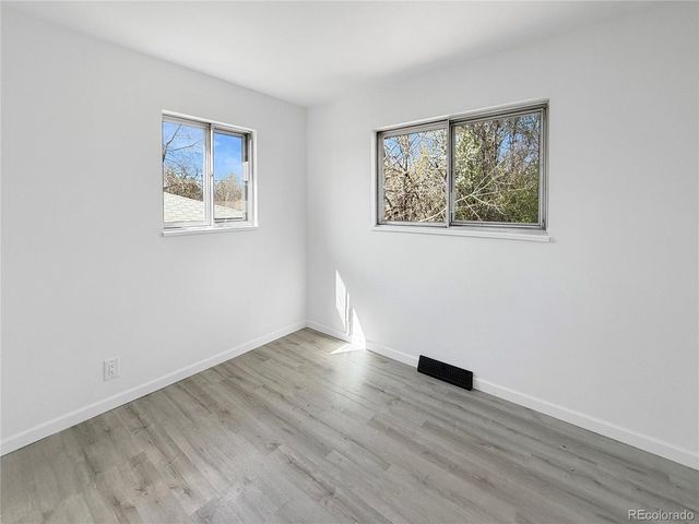 483 S Moline St, Aurora, CO 80012