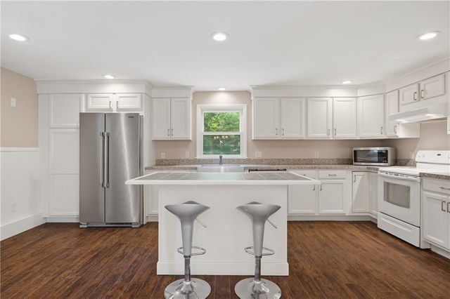 567 Providence Pike, North Smithfield, RI 02896