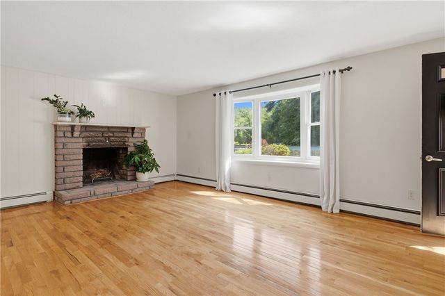 567 Providence Pike, North Smithfield, RI 02896