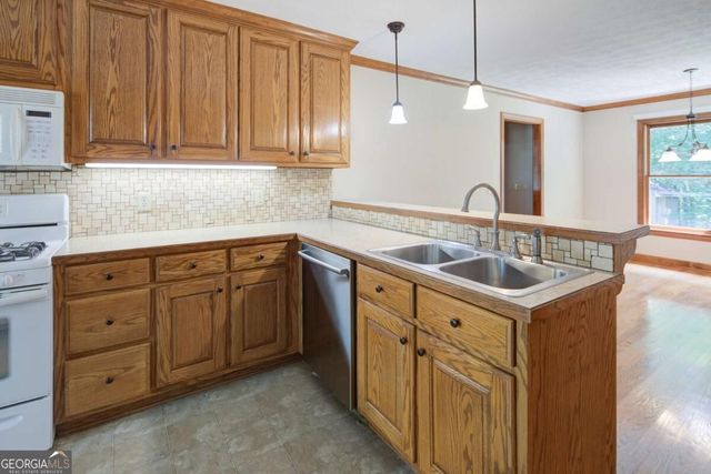 111 Henderson Lake Drive, Canton, GA 30115