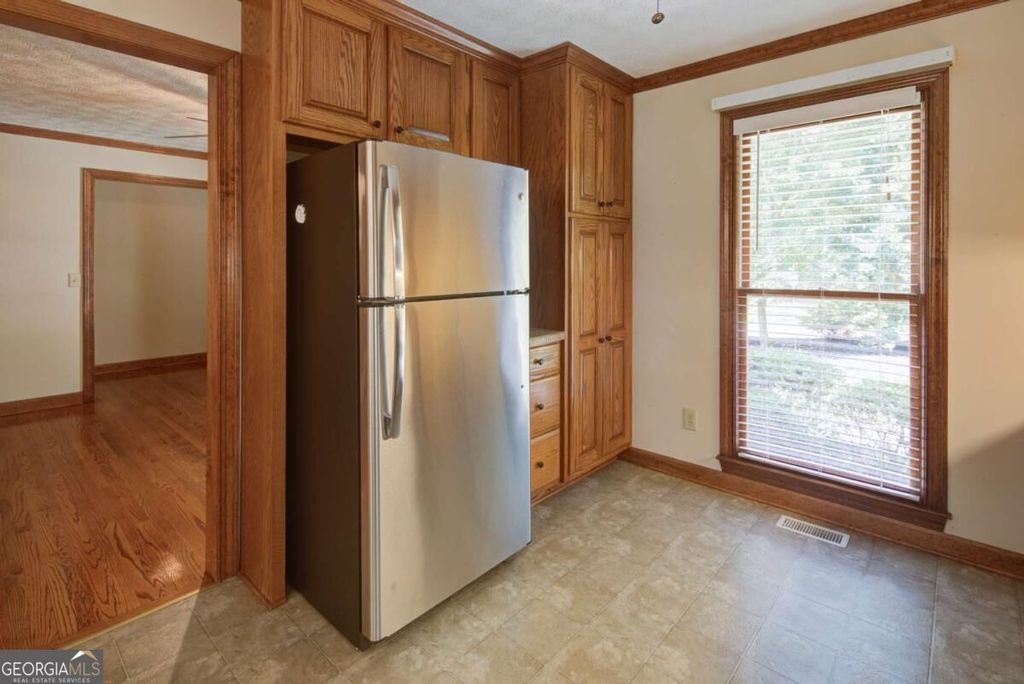 111 Henderson Lake Drive, Canton, GA 30115 — photo 4