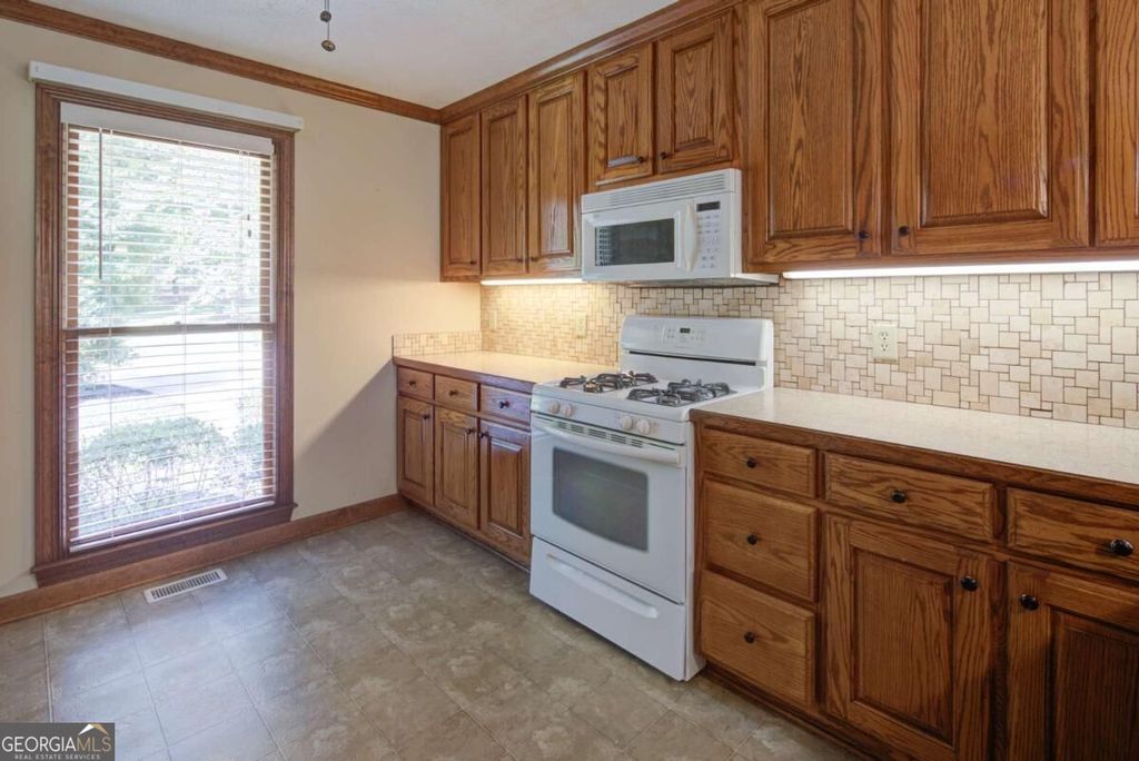 111 Henderson Lake Drive, Canton, GA 30115 — photo 5