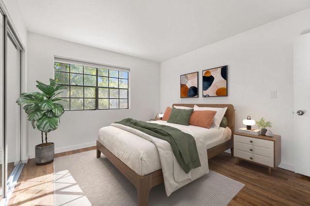 5300 E Waverly Drive K4, Palm Springs, CA 92264