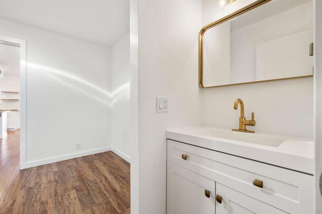 5300 E Waverly Drive K4, Palm Springs, CA 92264