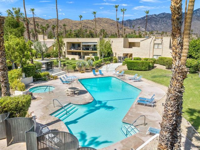 5300 E Waverly Drive K4, Palm Springs, CA 92264