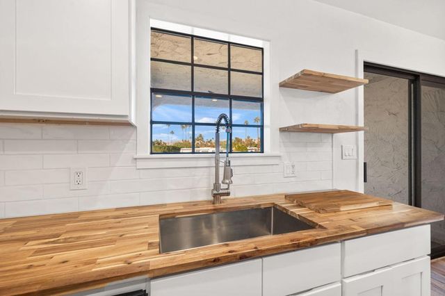 5300 E Waverly Drive K4, Palm Springs, CA 92264