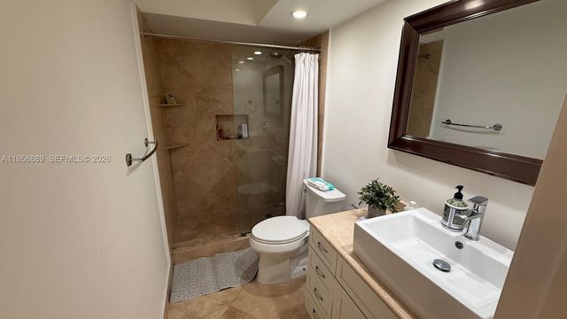 5900 COLLINS AV 1008, Miami Beach, FL 33140