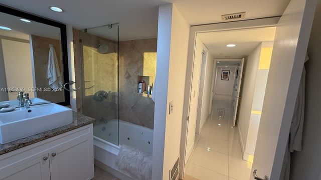 5900 COLLINS AV 1008, Miami Beach, FL 33140