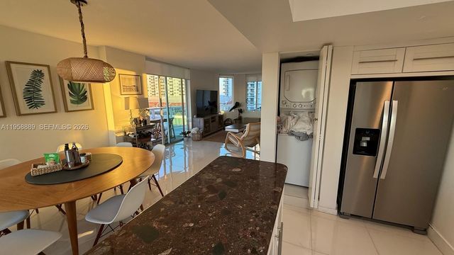 5900 COLLINS AV 1008, Miami Beach, FL 33140