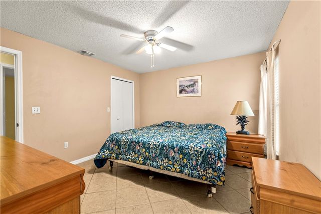 1335 23rd Street SW, Vero Beach, FL 32962
