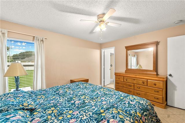1335 23rd Street SW, Vero Beach, FL 32962