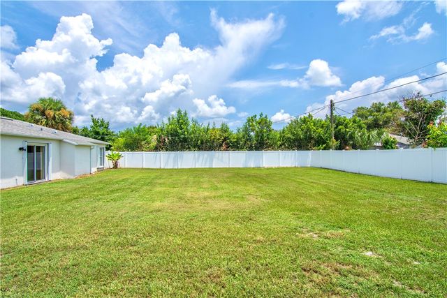 1335 23rd Street SW, Vero Beach, FL 32962