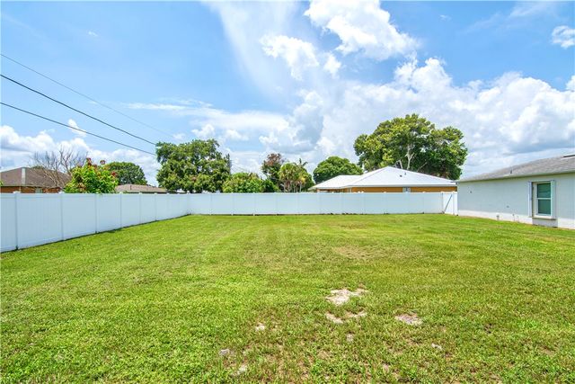 1335 23rd Street SW, Vero Beach, FL 32962