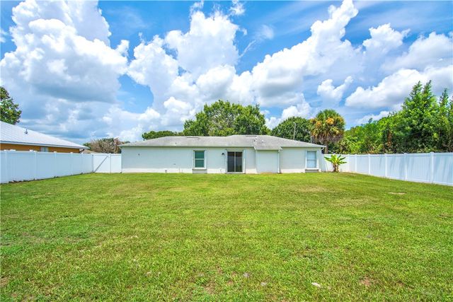 1335 23rd Street SW, Vero Beach, FL 32962