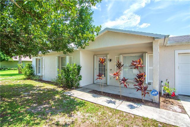 1335 23rd Street SW, Vero Beach, FL 32962