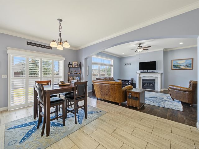 2918 Courtz Court, Newburgh, IN 47630