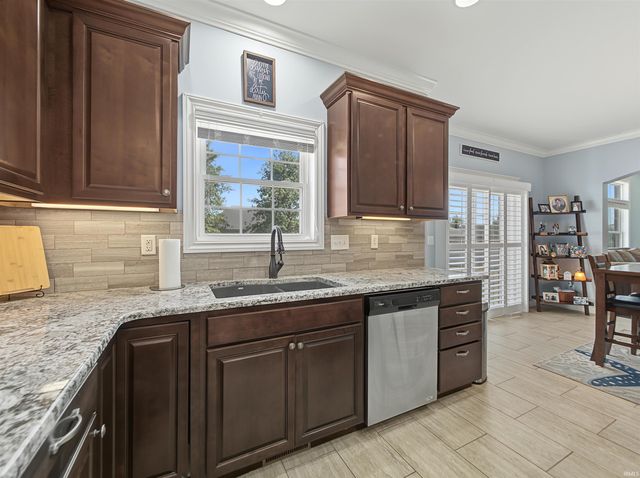 2918 Courtz Court, Newburgh, IN 47630