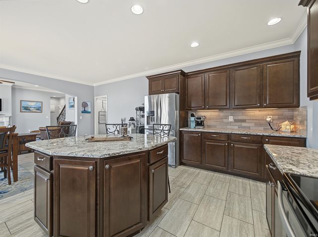 2918 Courtz Court, Newburgh, IN 47630