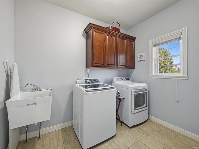 2918 Courtz Court, Newburgh, IN 47630