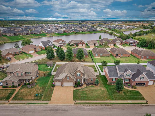 2918 Courtz Court, Newburgh, IN 47630