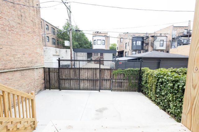4424 S University Avenue 1, Chicago, IL 60653