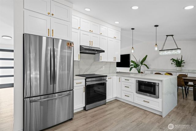 15932 SE 166th Place, Renton, WA 98058