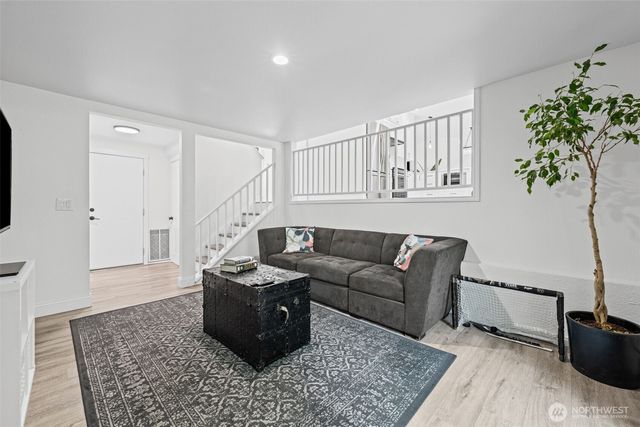 15932 SE 166th Place, Renton, WA 98058
