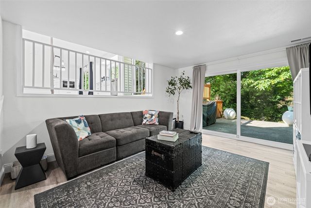 15932 SE 166th Place, Renton, WA 98058