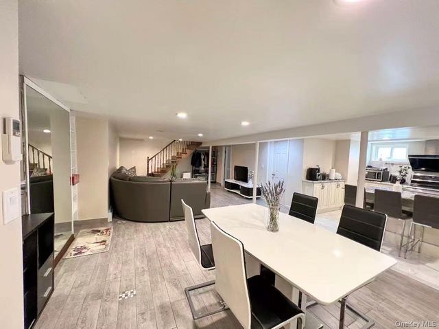 248-50 54ave, Little Neck, NY 11362