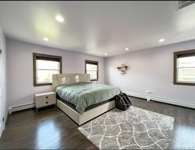 248-50 54ave, Little Neck, NY 11362