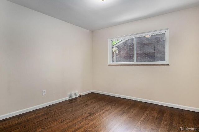 21905 Sussex Street, Oak Park, MI 48237