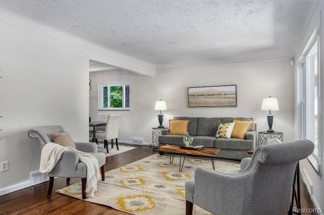 21905 Sussex Street, Oak Park, MI 48237