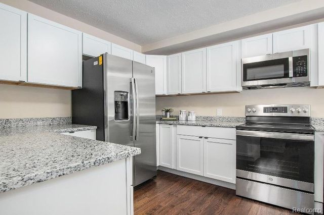 21905 Sussex Street, Oak Park, MI 48237