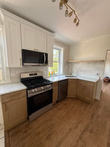 1316 Seward Street 3, Evanston, IL 60202