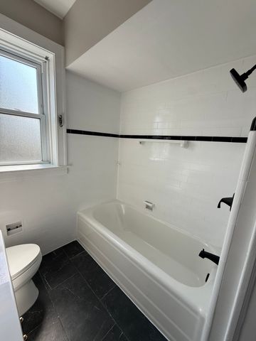 1316 Seward Street 3, Evanston, IL 60202