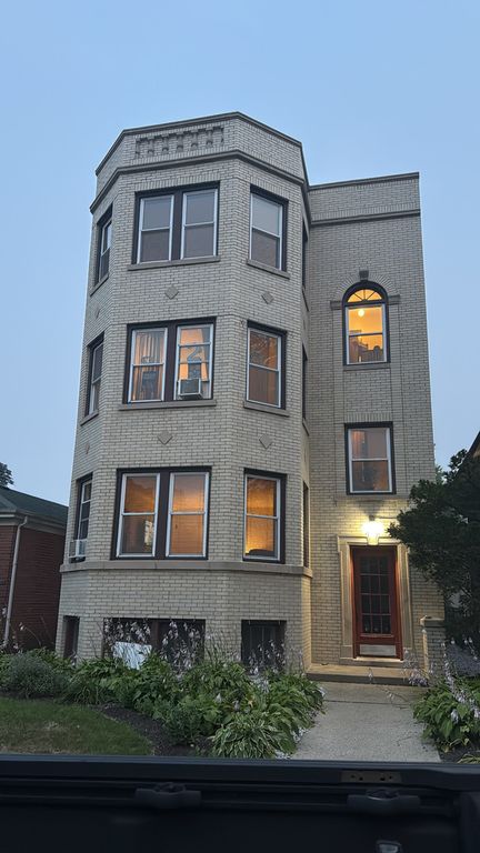1316 Seward Street 3, Evanston, IL 60202