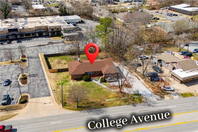 2227 N College Avenue, Fayetteville, AR 72703