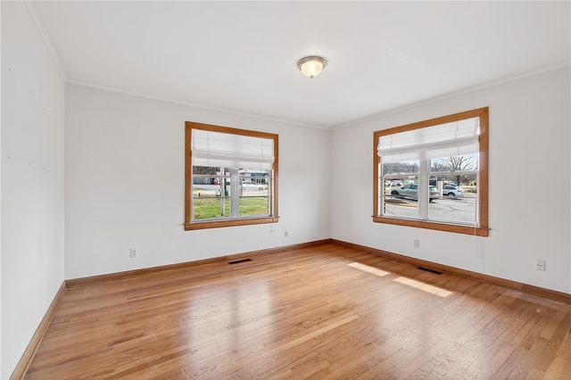 2227 N College Avenue, Fayetteville, AR 72703
