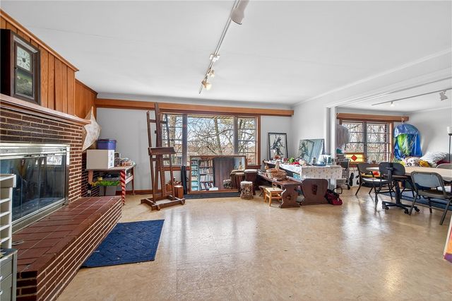 2227 N College Avenue, Fayetteville, AR 72703