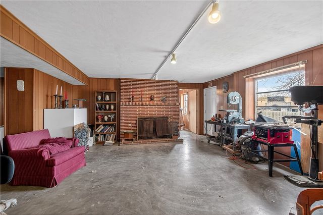 2227 N College Avenue, Fayetteville, AR 72703