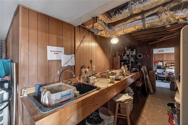 2227 N College Avenue, Fayetteville, AR 72703