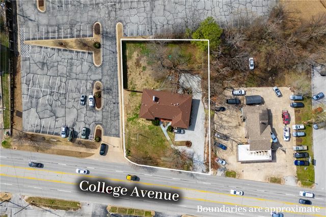 2227 N College Avenue, Fayetteville, AR 72703