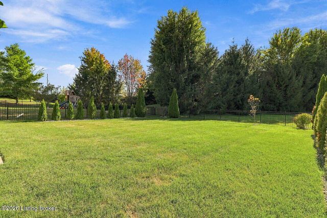 7806 Spring Farm Pointe Pl, Prospect, KY 40059