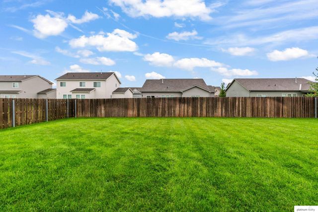 4918 N 180 Avenue, Omaha, NE 68022